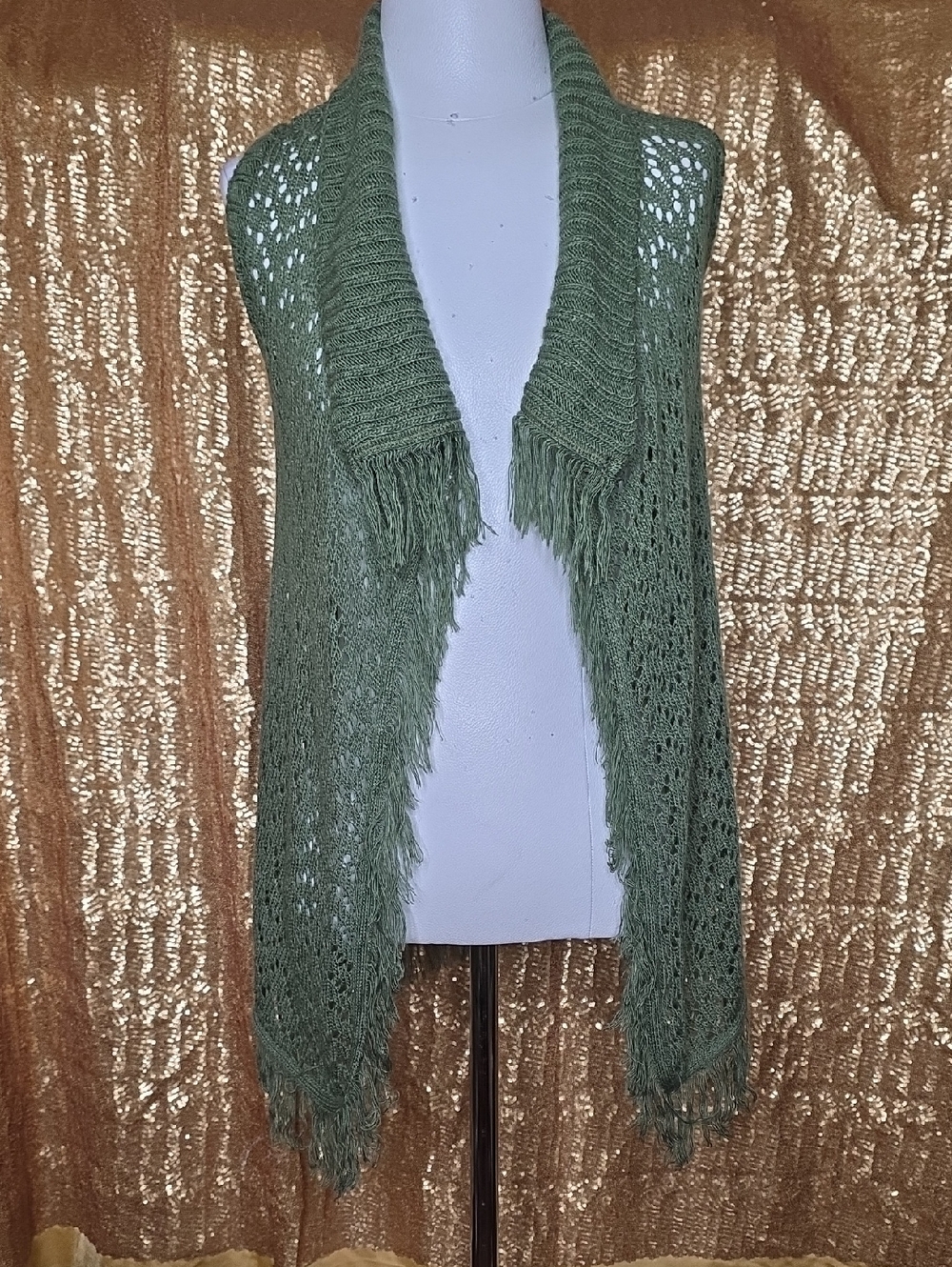 t/o Open-Knit Fringe Shrug in Sage Green